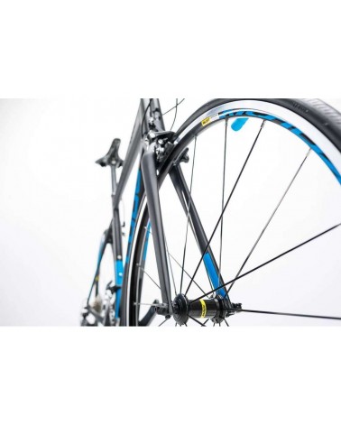 Bicicleta carretera CUBE Attain GTC Race 2017