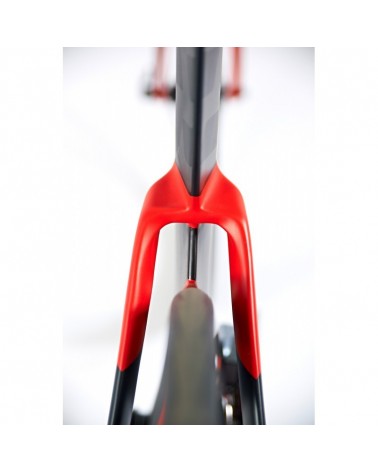Bicicleta Focus IZALCO CHRONO MAX 1.0 22G 2016